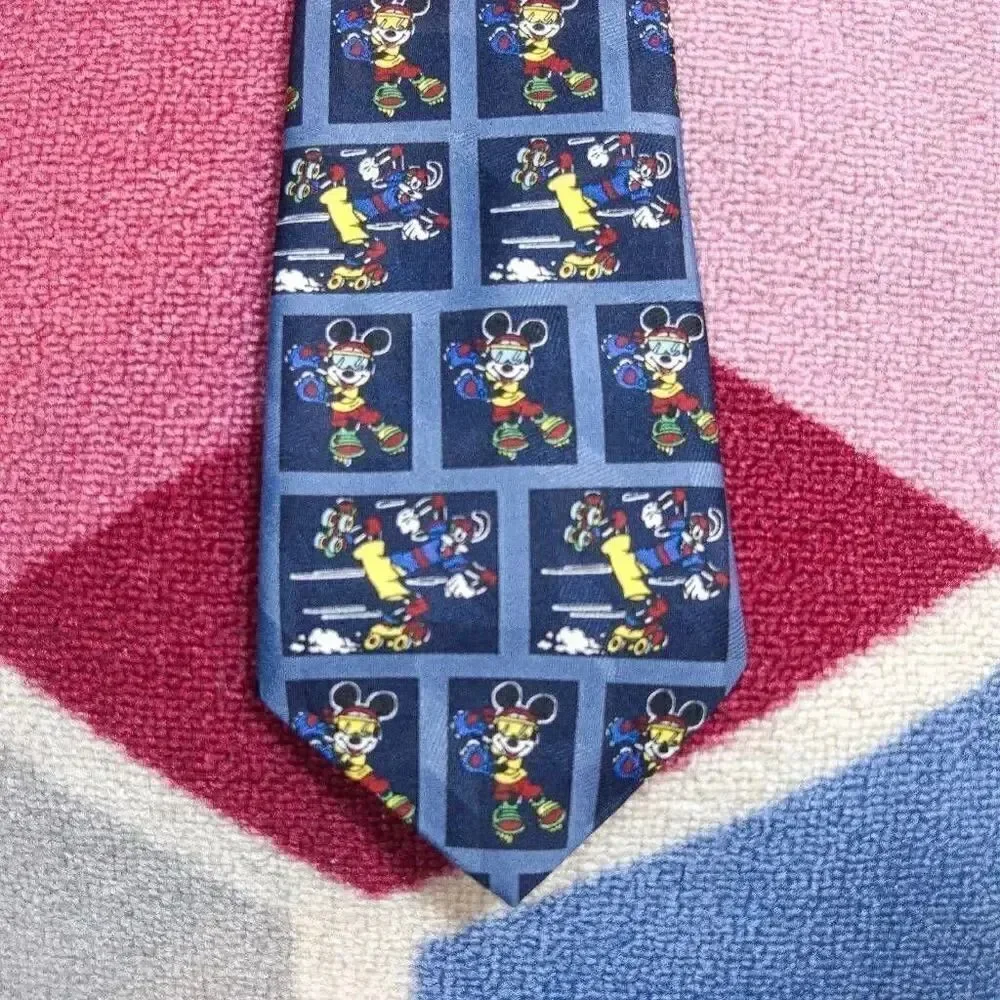 Disney Mickey Mouse‎ and Goofy Skater Tie